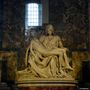 Pieta von Michelangelo by Vorbeigehende 