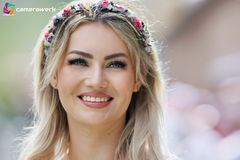 F1 Hostess