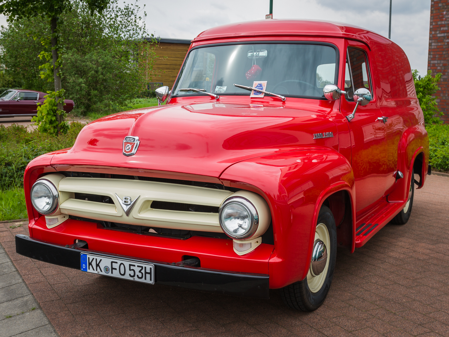 F100