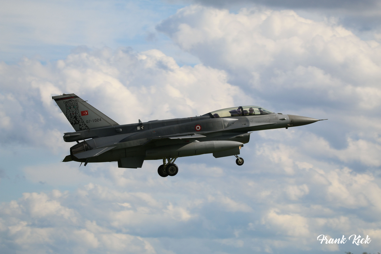 F16 im Anflug auf ETNN