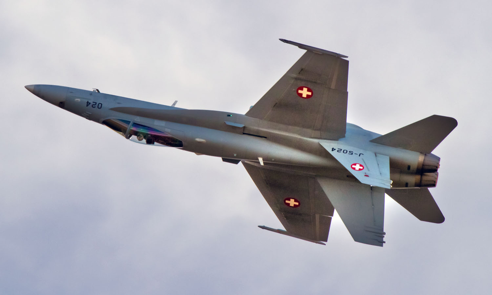 F18 auf der Axalp 2010