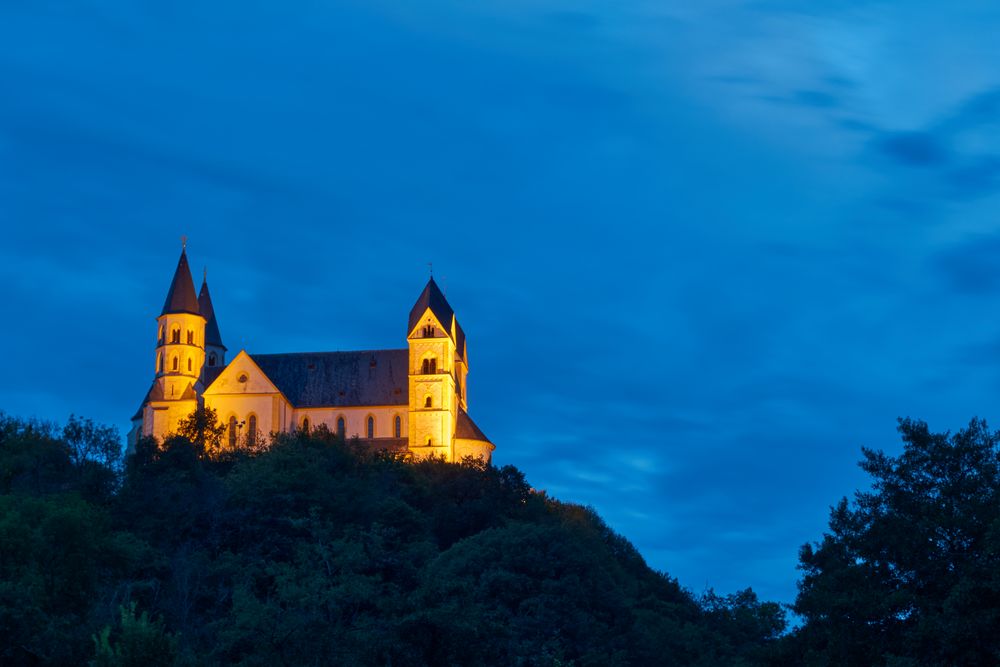 Kloster Arnstein zur blauen Stunde von Michael Pfister FotoArt