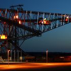 F60 Abraumförderbrücke in Lichterfeld bei Nacht