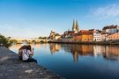 Abendstimmung an der Donau in Regensburg  de Hans Kirsch