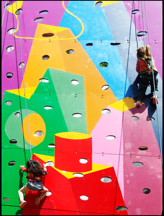 ESCALADA EN COLORES von TOMAS MAYRAL 