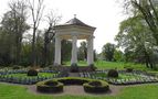 Im Schloßpark Tefurt bei Weimar .  von Hans - Peter Vicha