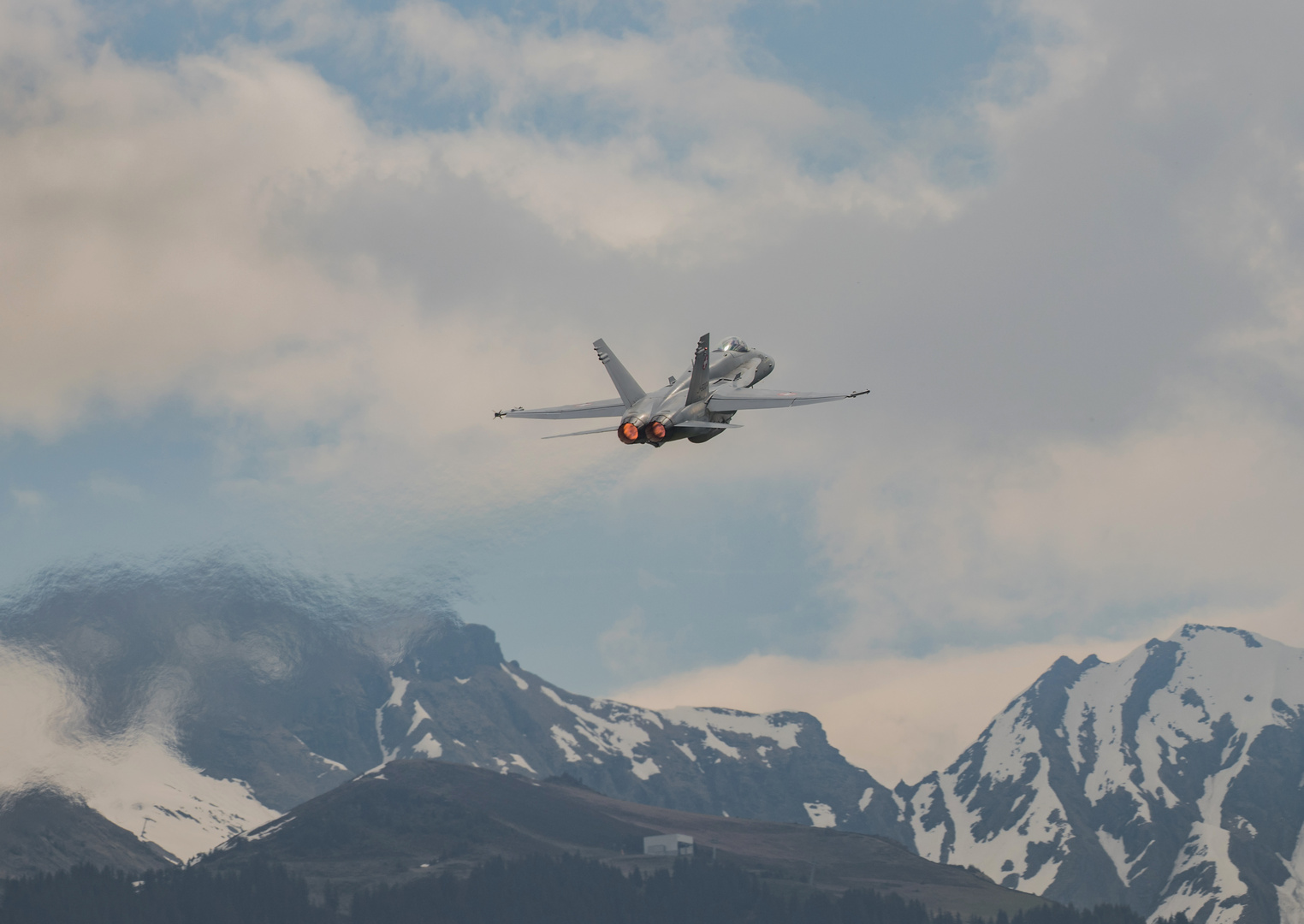 F/A-18C Hornet beim Start in Meiringen