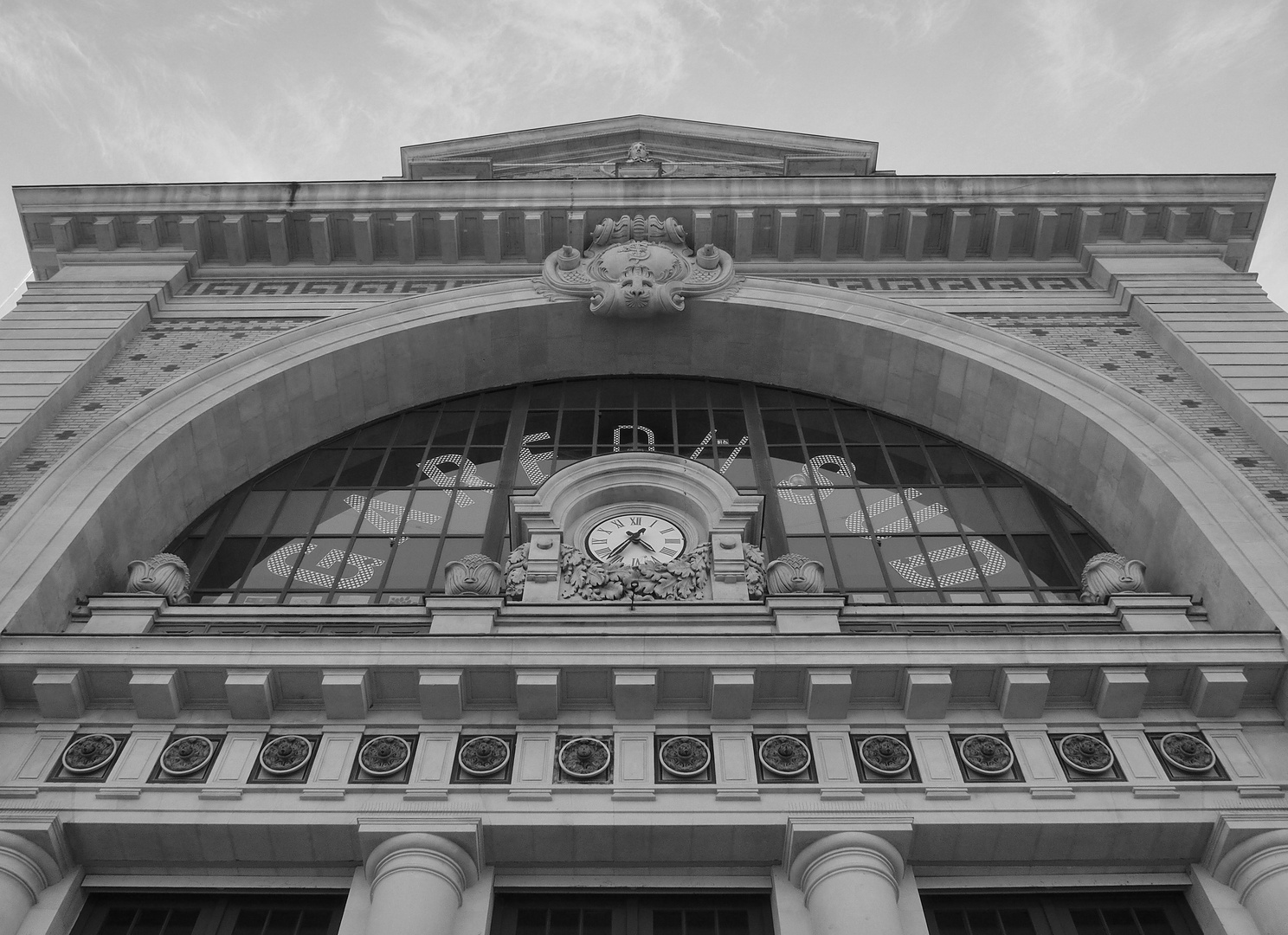 Façade de la Gare du Sud