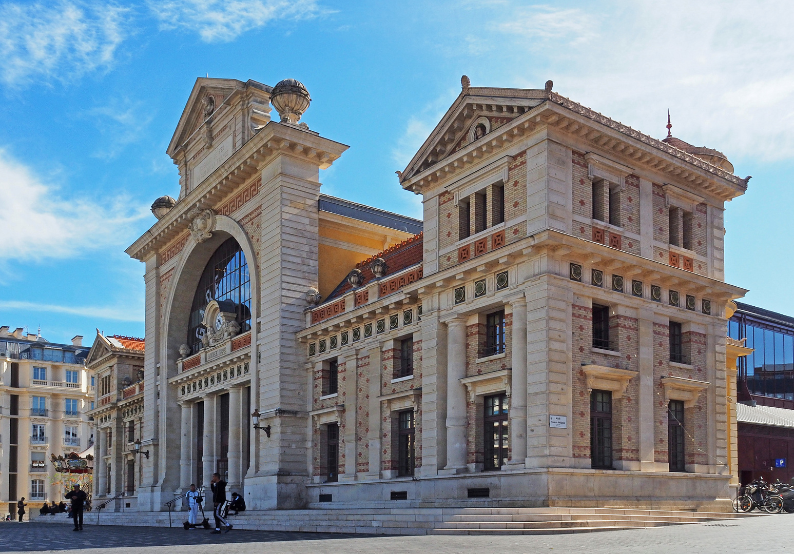 Façade de la Gare du Sud  -  Nice