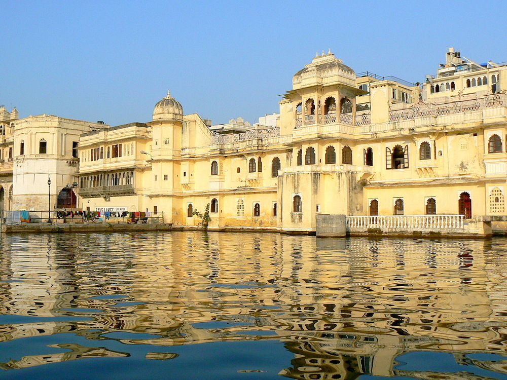 Façade du City Palace sur le Lac Pichola