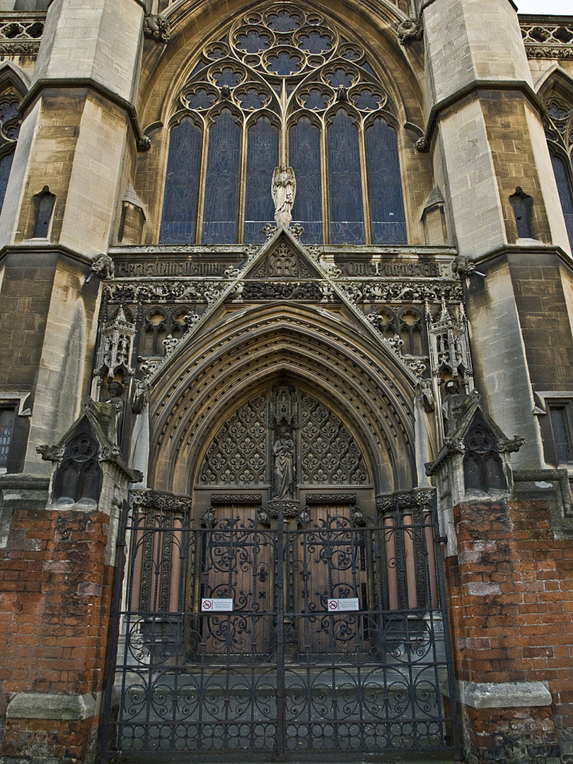 Façade et portail nord de l’Eglise Notre-Dame des martyrs anglais