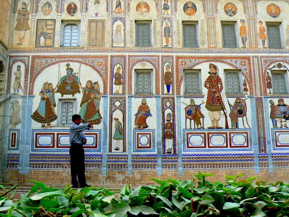 Façade peinte d'un Haveli .