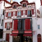 façade rouge basque