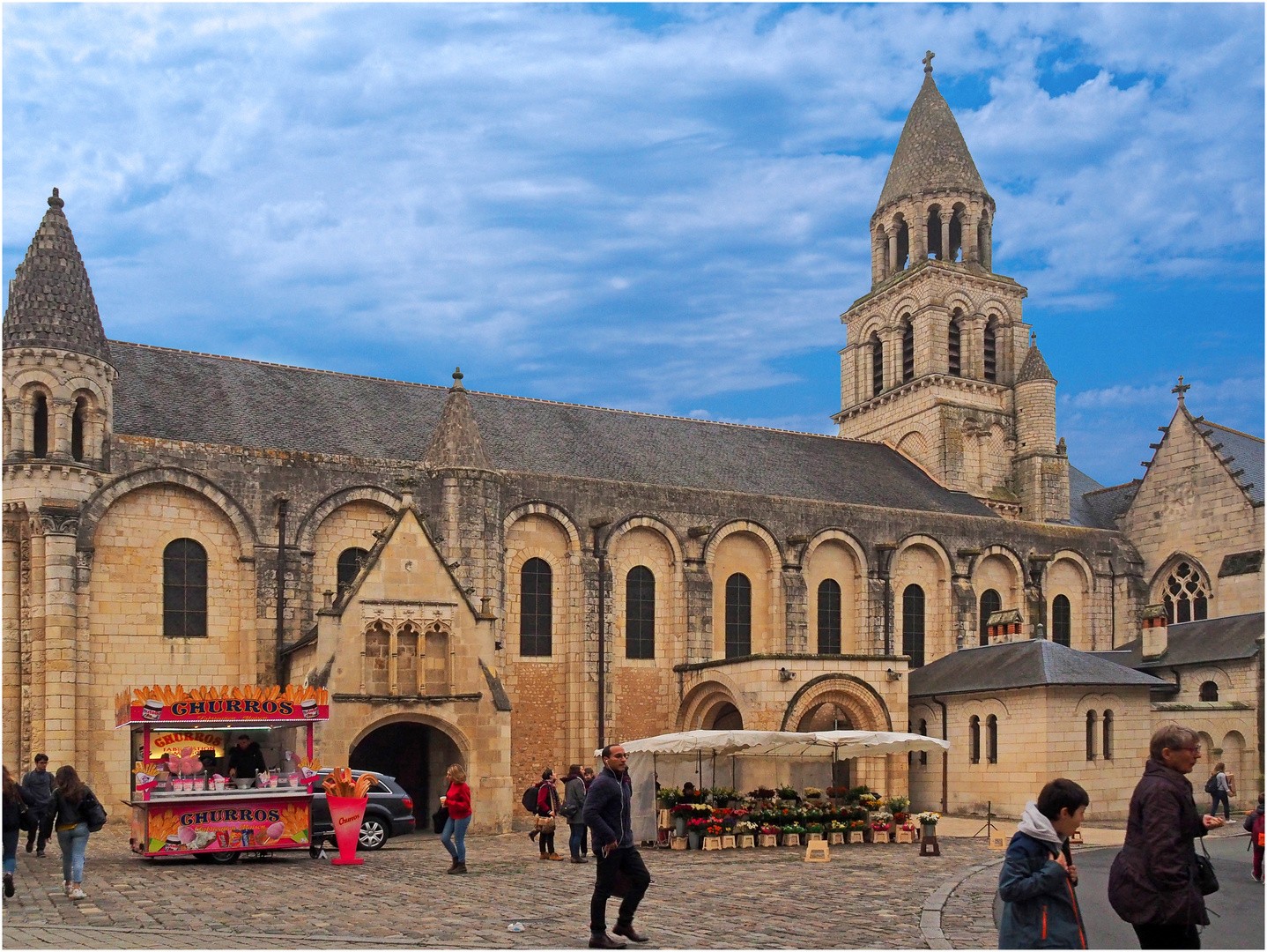 Façade sud de l’Eglise Notre-Dame-la-Grande à Poitiers