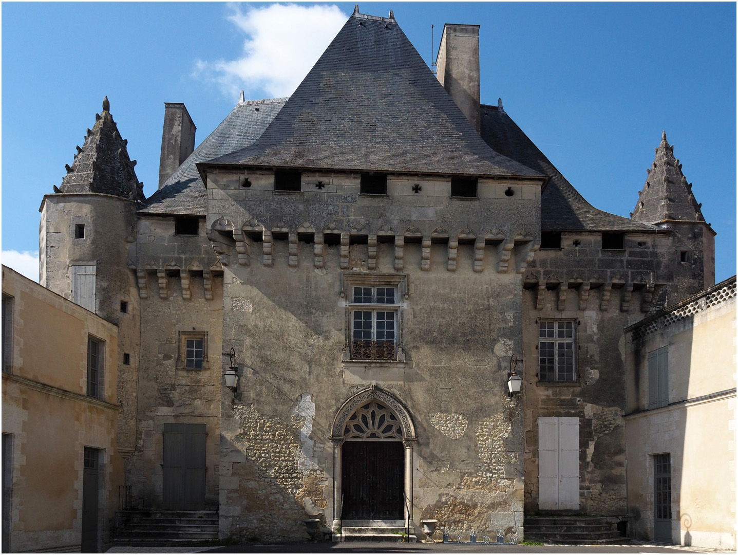Façade sudest du Château de Barbezieux photo et image europe, france, architecture Images Façade sudest du Château de Barbezieux photo et image europe, france, architecture Images