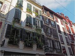 Façades de la Rue du Port Neuf