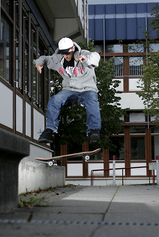 fabio fakie heelflip noseslide (glaub ich)