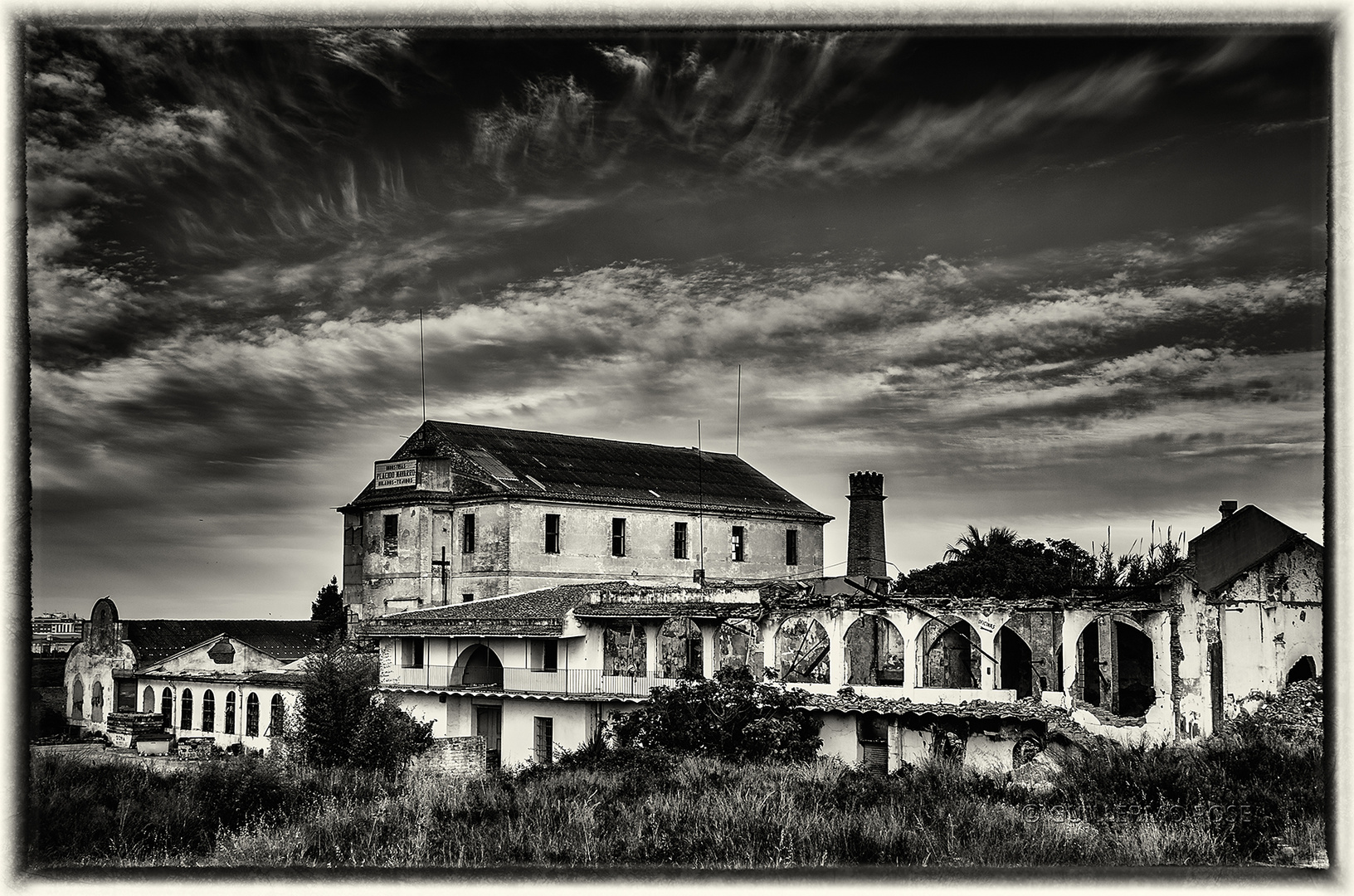 FABRICA ABANDONADA