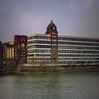 Fabrikgebäude am Medienhafen