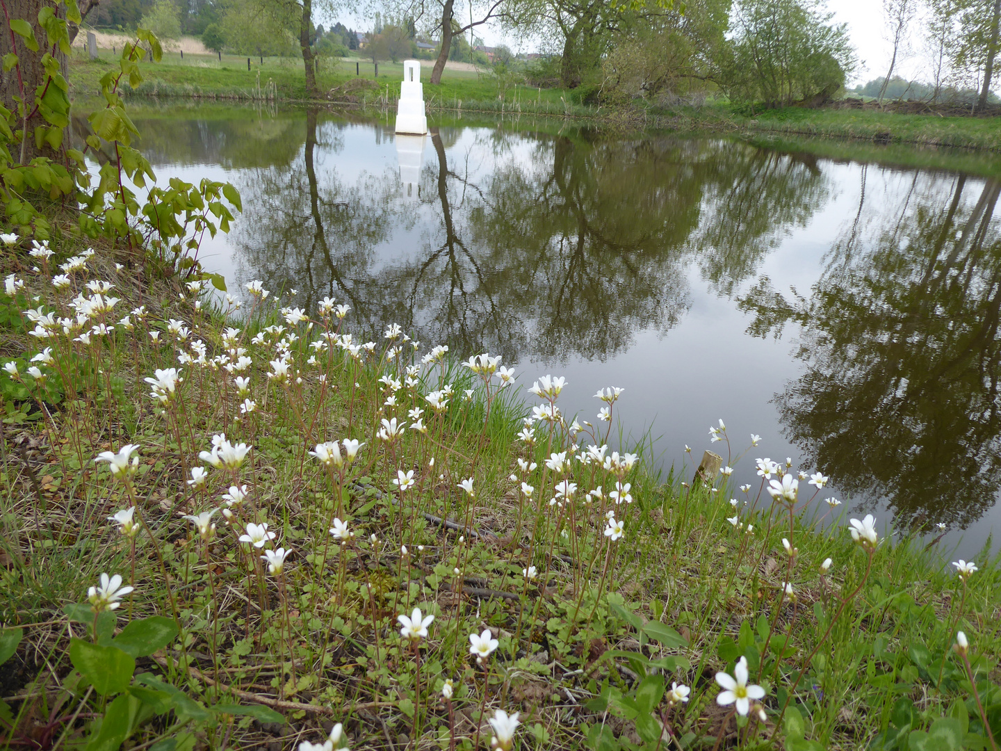 Fabrikteich mit Kapelle