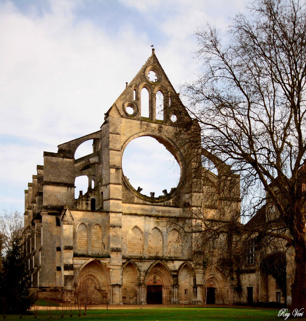 Facade d'Abbaye de Lonpont