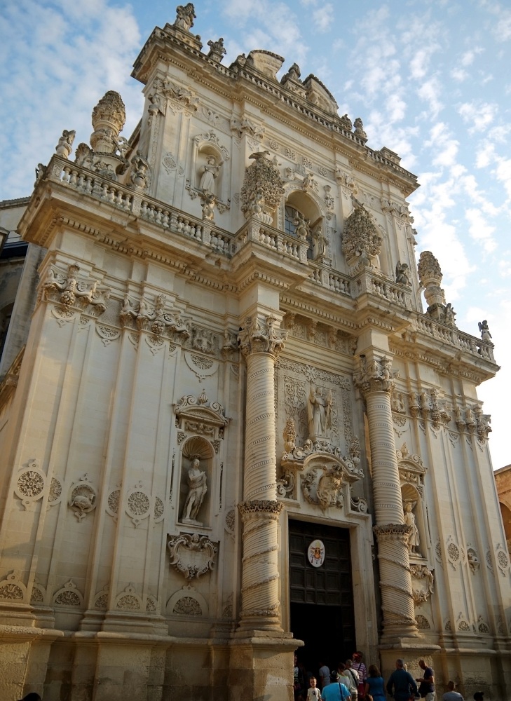 Facciata barocca di una delle tante chiese di Lecce