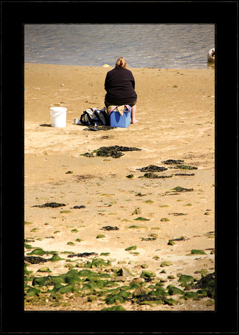 face à la mer le cul sur la bière