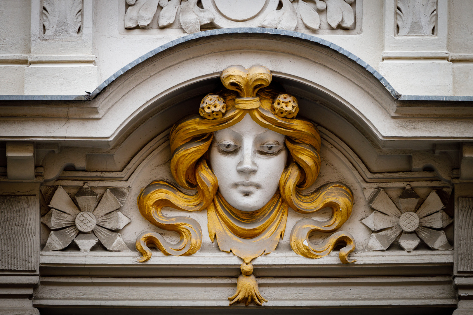 Face Facade