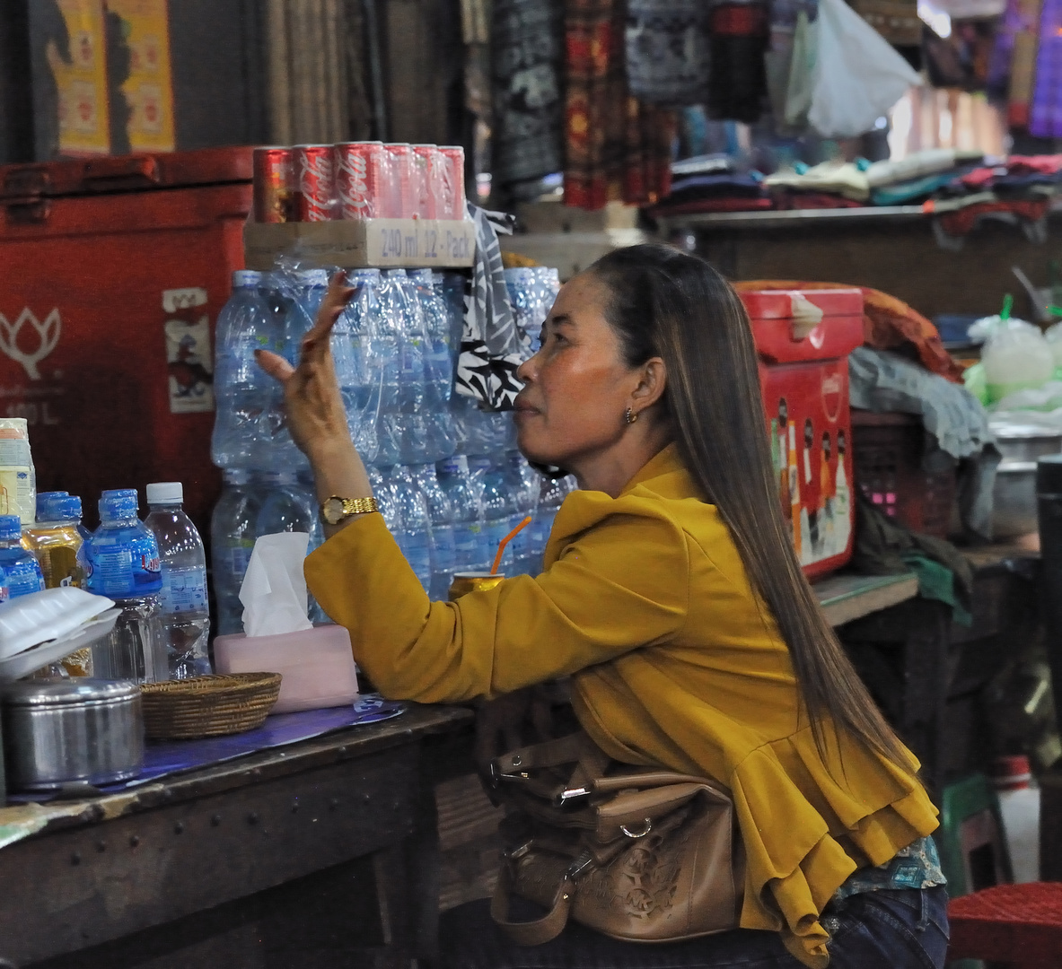 Faces in the market 06