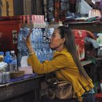 Faces in the market 06