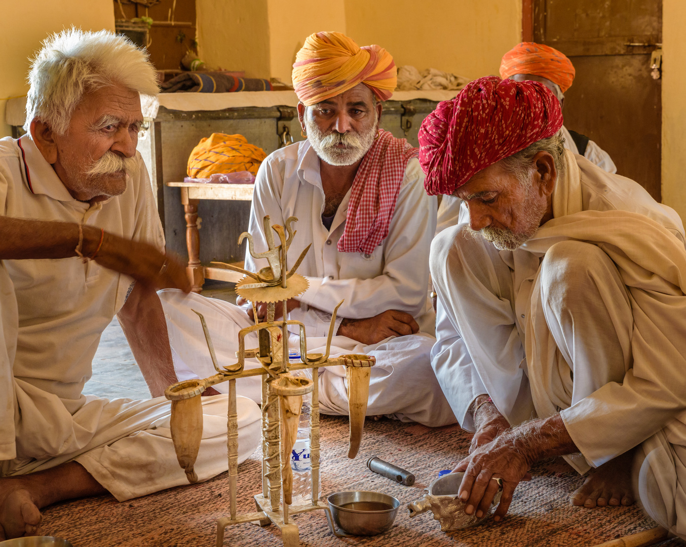 'Faces of Inda - Opium zum Frühstück