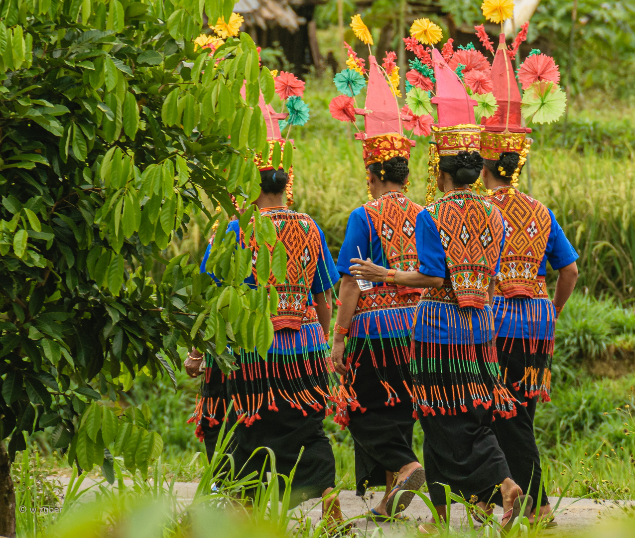 Faces of Indonesien - Die Tänzerinnen ...