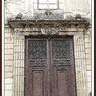 FACHADA CON MAS DE 180 AÑOS, Y TAN ELEGANTE. BCN.