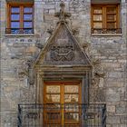 Fachada de la Casa Episcopal de Jaca -Detalle-