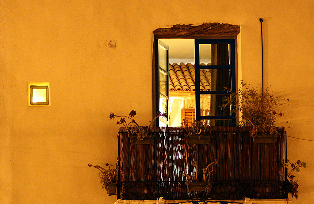 Fachadas del casco viejo de Ibiza,