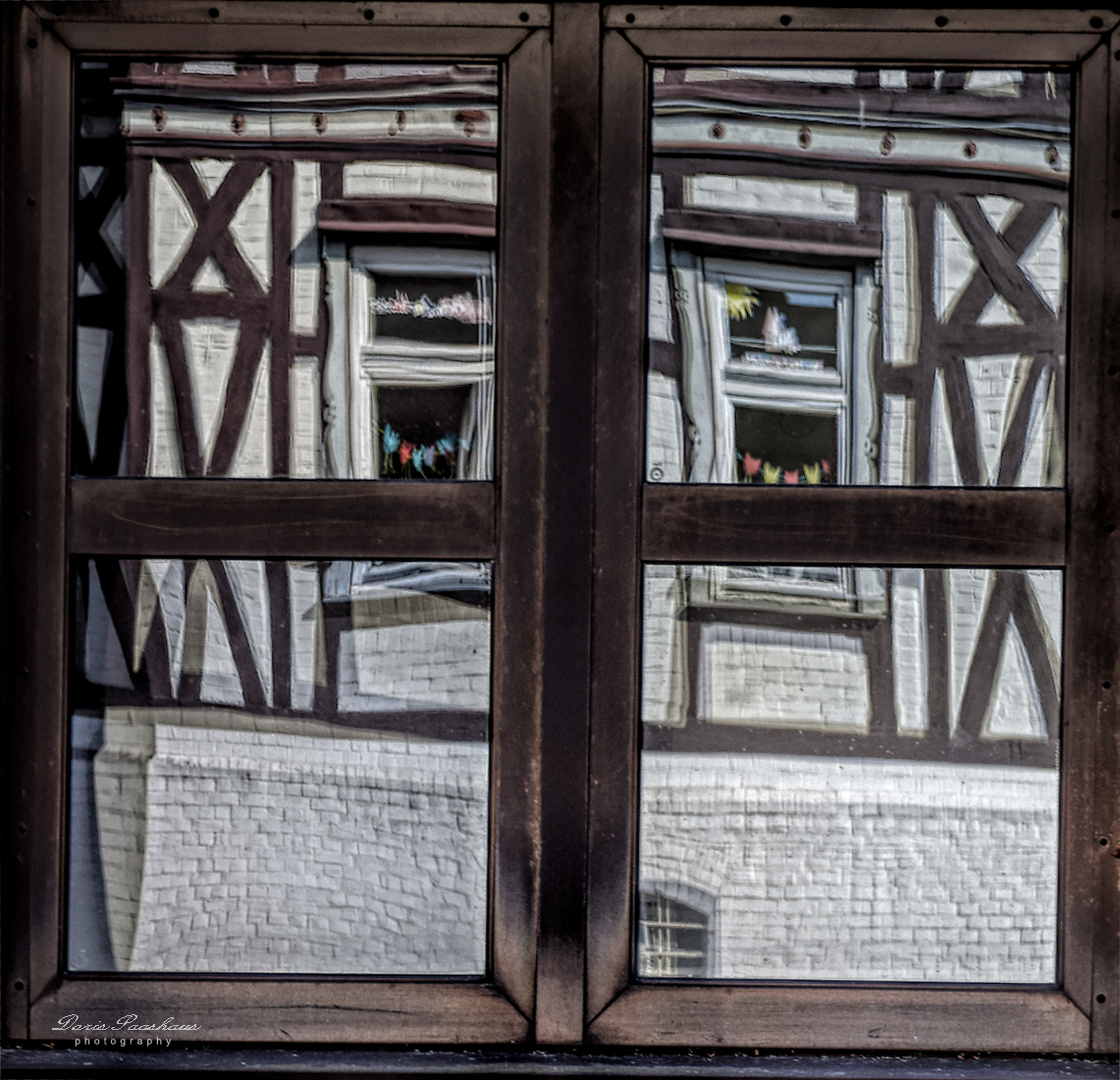 Fachwerk im Fenster