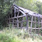 Fachwerkgerippe eines Schuppens.