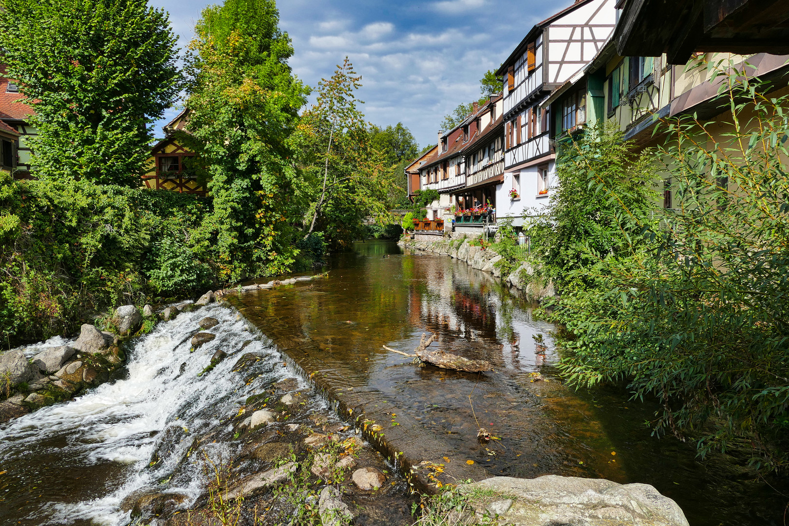 Fachwerkhäuser am Fluss Weiss