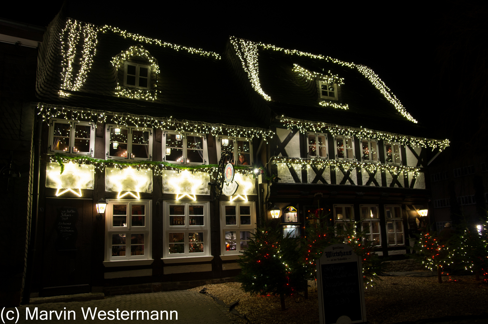 Fachwerkhäuser weihnachtlich beleuchtet