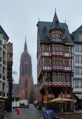 Fachwerkhaus am Römerberg mit Kaiserdom