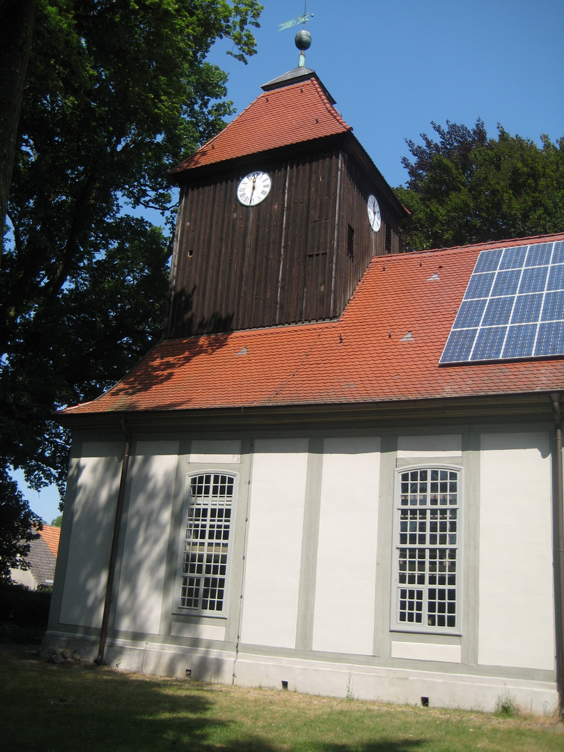 Fachwerkkirche 14.Jahrhundert und Moderne in Oberhavel-Beetz