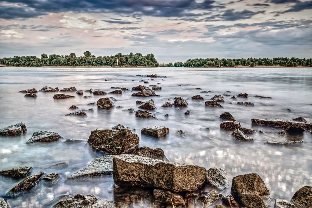 Rheinlandschaft von Bellavonte