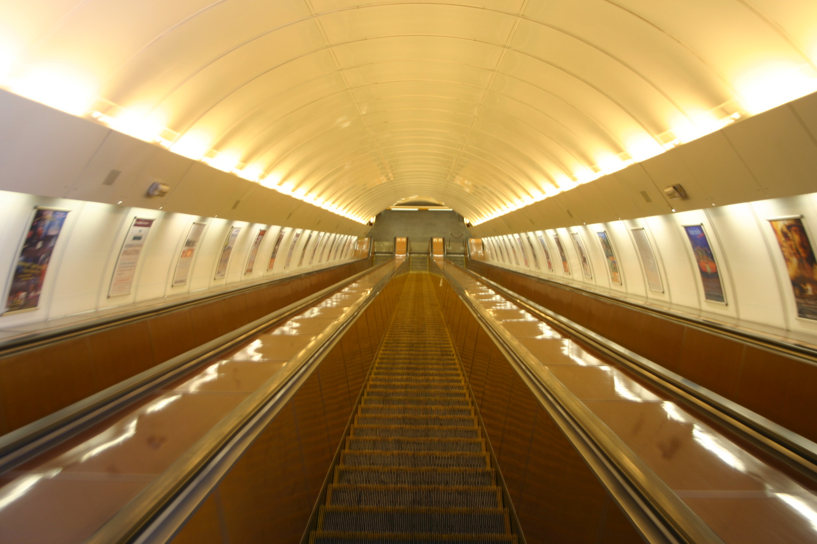 Fade Out - Rolltreppe Metro Prag/Ceská republika
