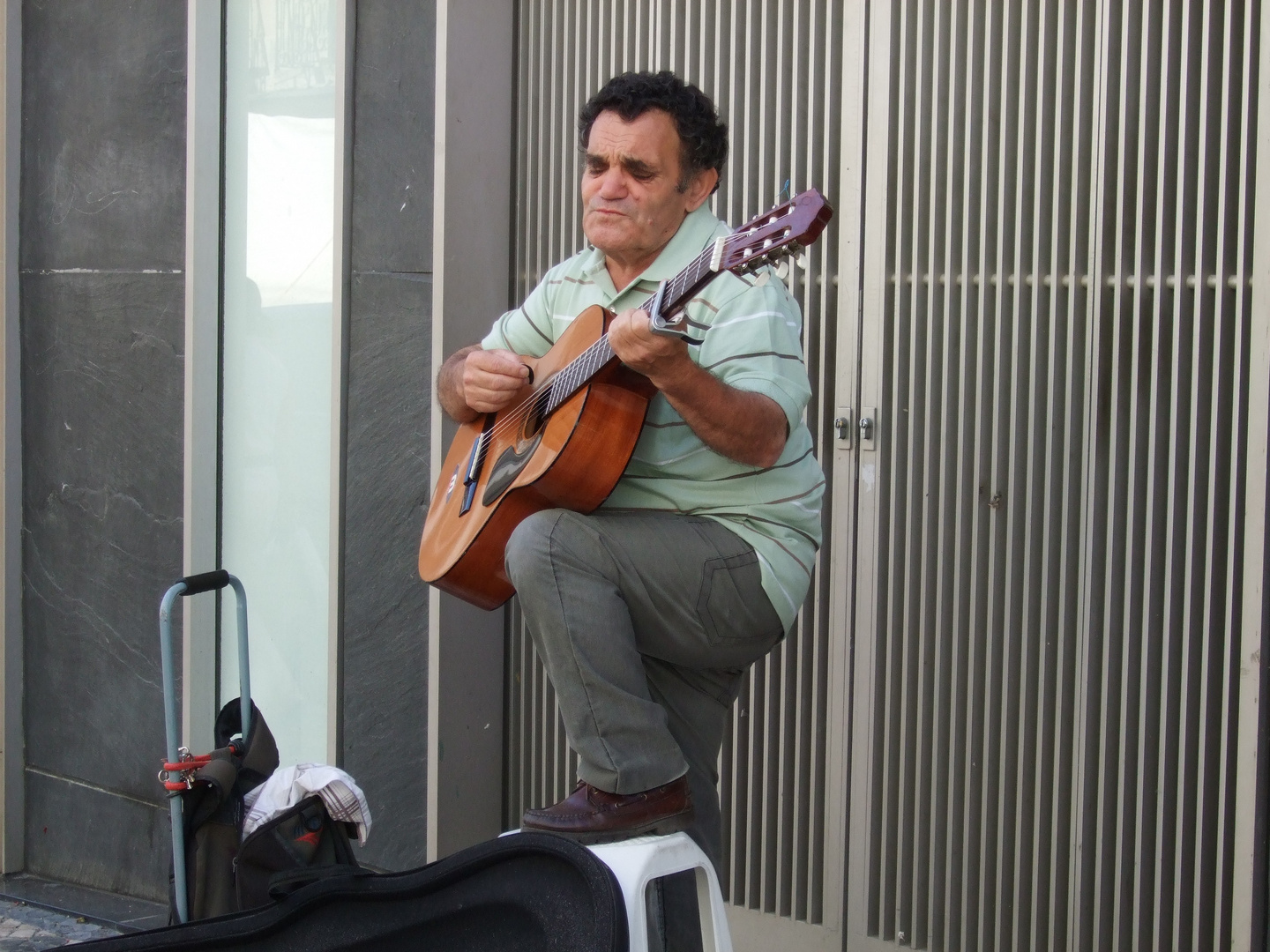 Fado en plena calle de Lisboa