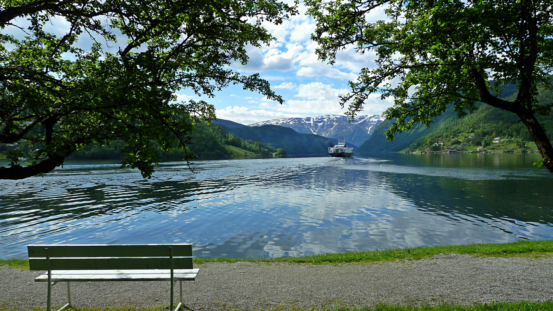 FÄHRE BEI ULVIK