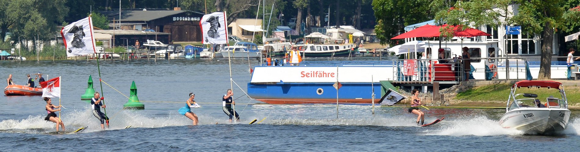 Fähre Caputh mit Wasserski