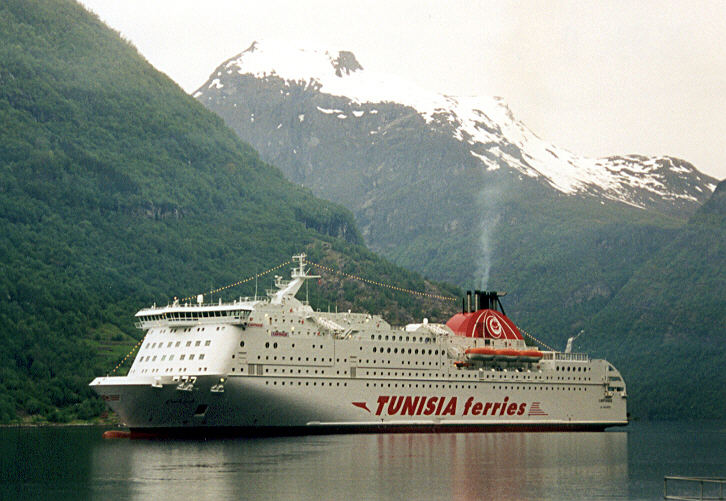 Fähre im Fjord