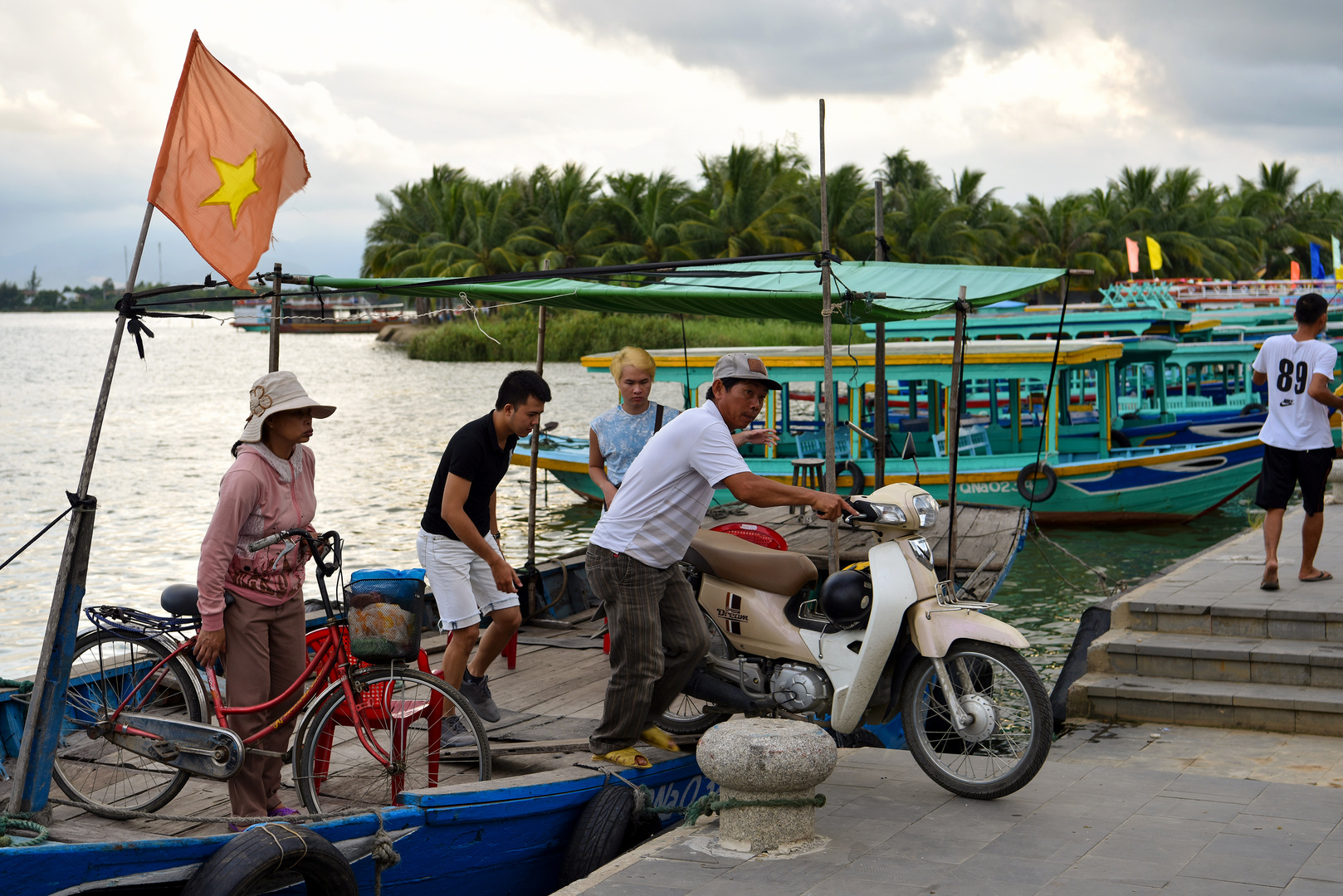 Fähre in Hoi An