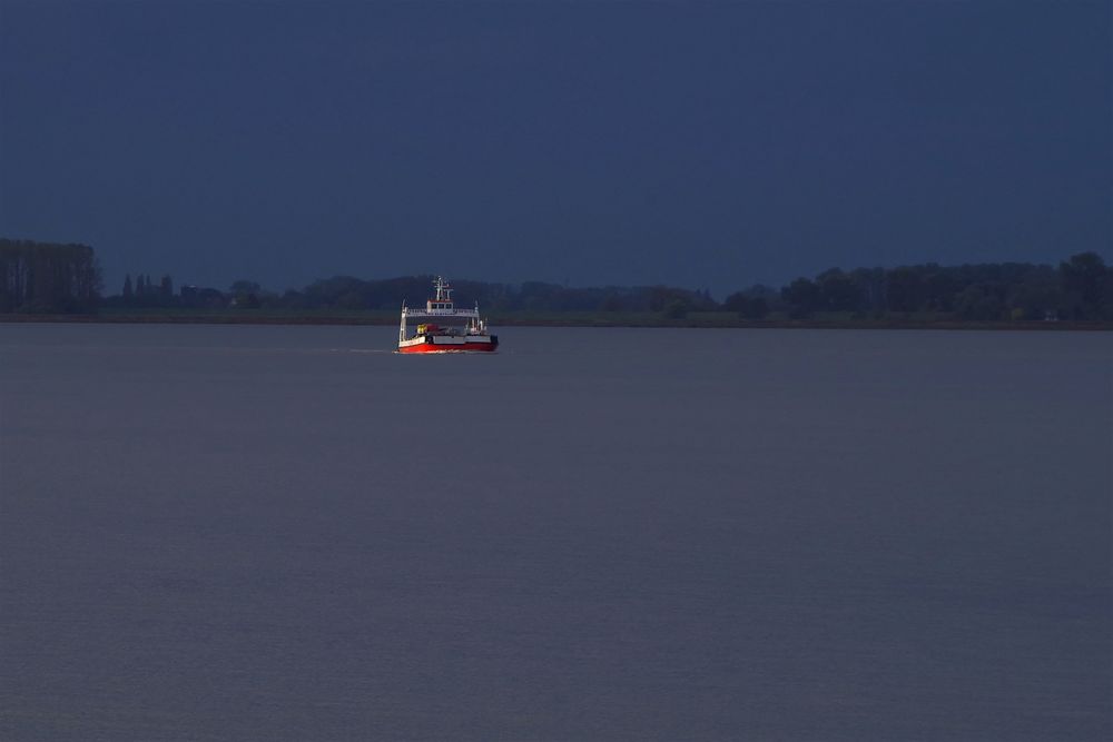 Fähre ins Blaue