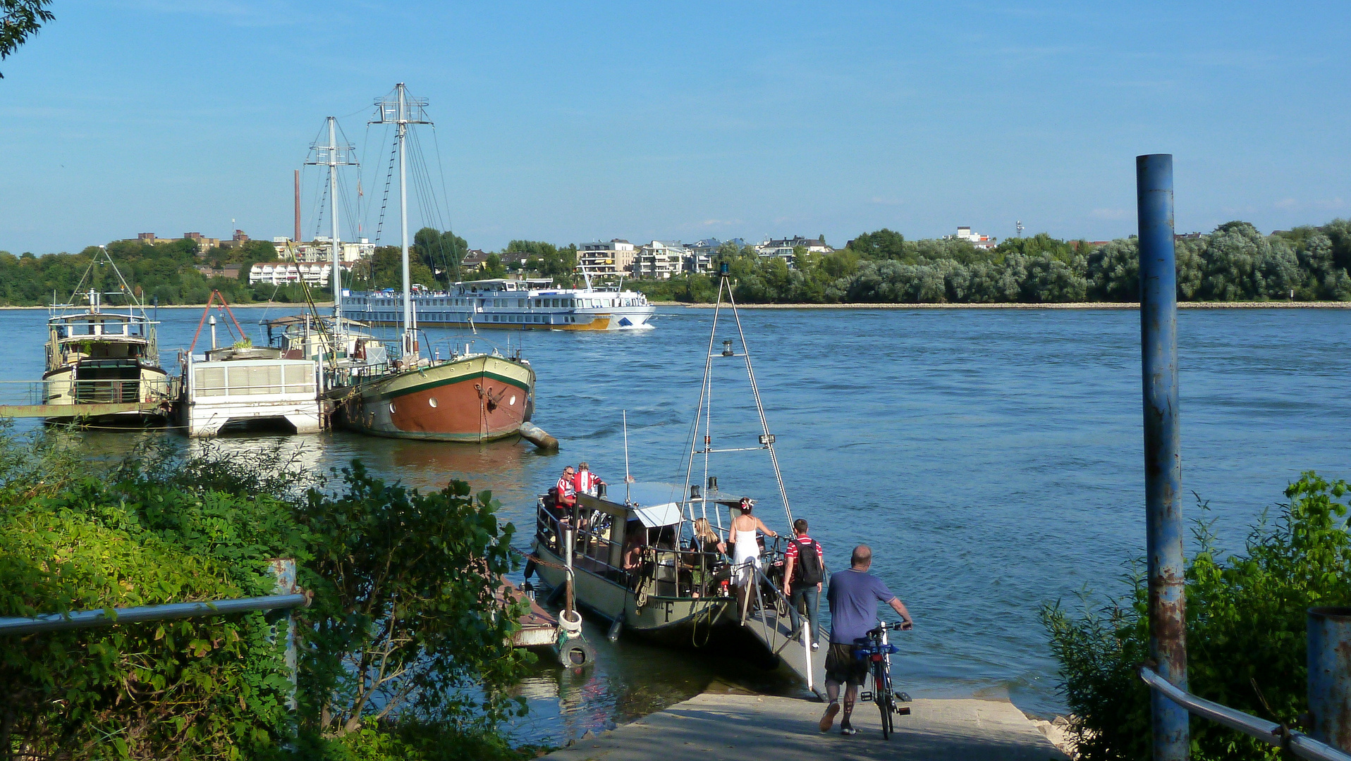 Fähre nach Zündorf